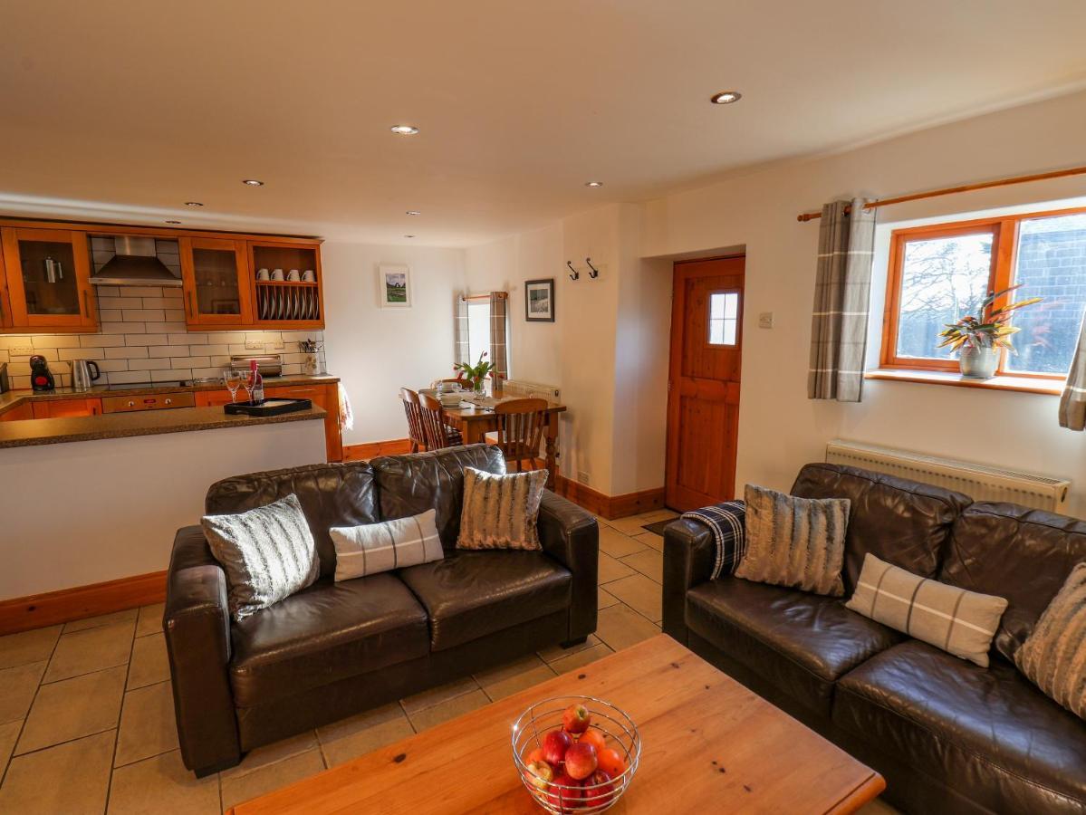Hayloft Cottage Staintondale Exterior photo