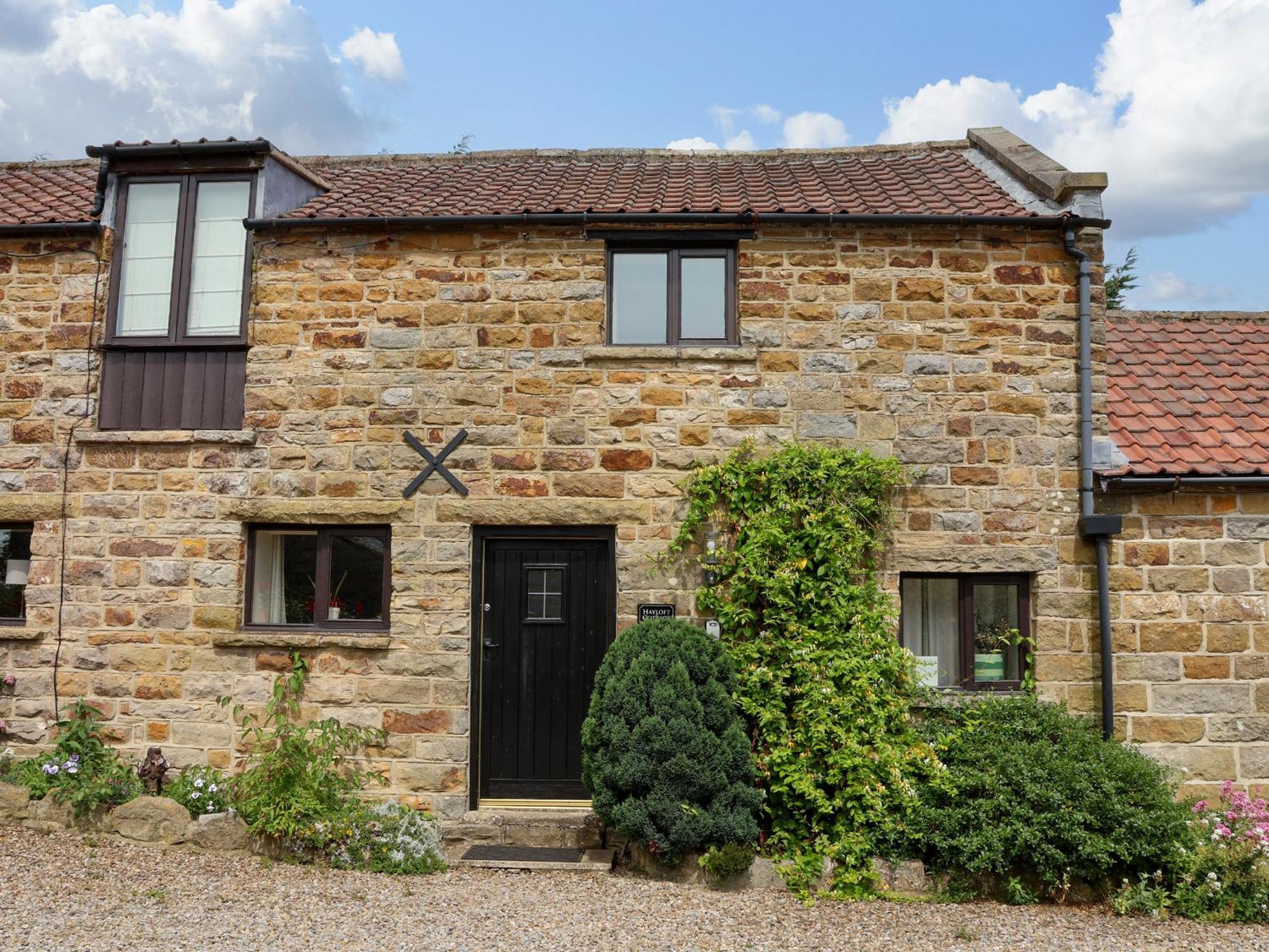 Hayloft Cottage Staintondale Exterior photo